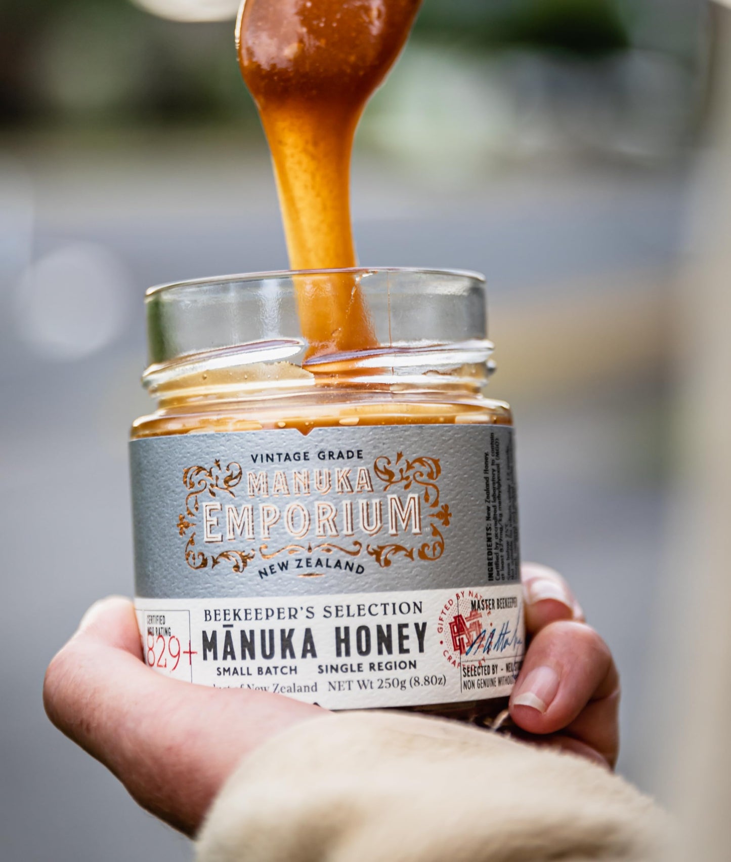 Manuka Emporium Extra High Potency Raw New Zealand Manuka Honey Packets Mgo829+ (Umf 20+ Equiv.) 24 X 0.18Oz Individual Snaps |