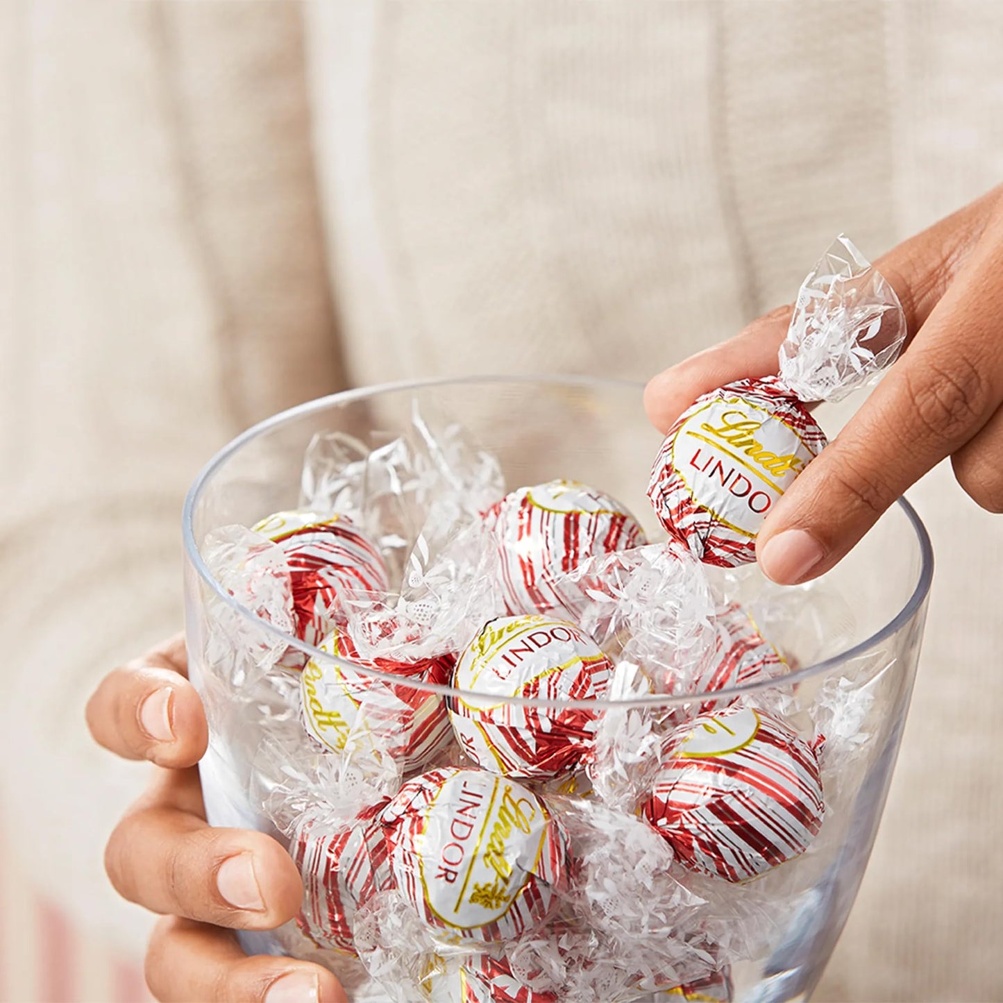 Bulk Chocolate Truffles Peppermint White Chocolate (Medium)