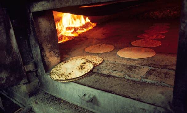 1 Lb. Handmade Passover Shmurah Matzos - Round Hand Shmurah Matzah - Regular