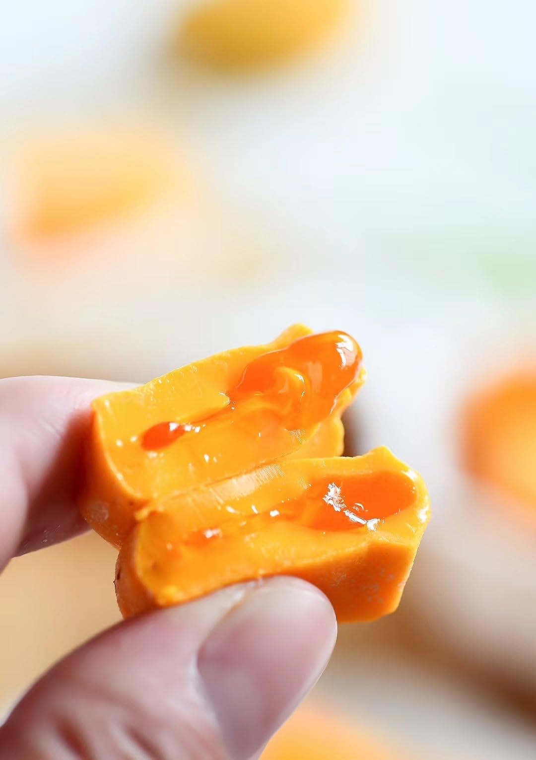 easyum Juicy Mango Filling Pastry Gummy – Soft & Chewy Fruit Snack, Individually Wrapped, 200g