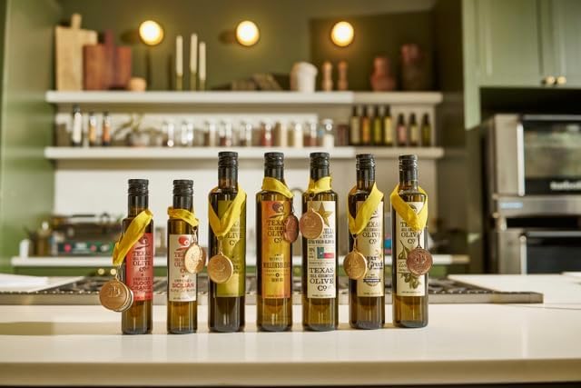 Texas Hill Country Olive Co Extra Virgin Olive Oil - Cold Pressed Gourmet - Rich & Fruity - 8.5 Fl Oz