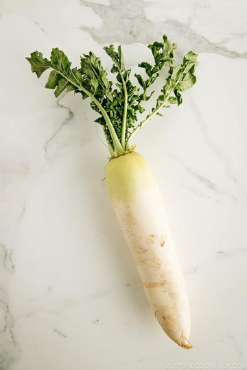 Generic Fresh Daikon Radishes 1 lbs.
