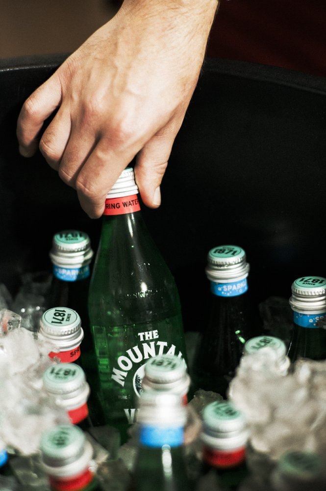 Mountain Valley Water Sparkling Water, 33.8 Fz