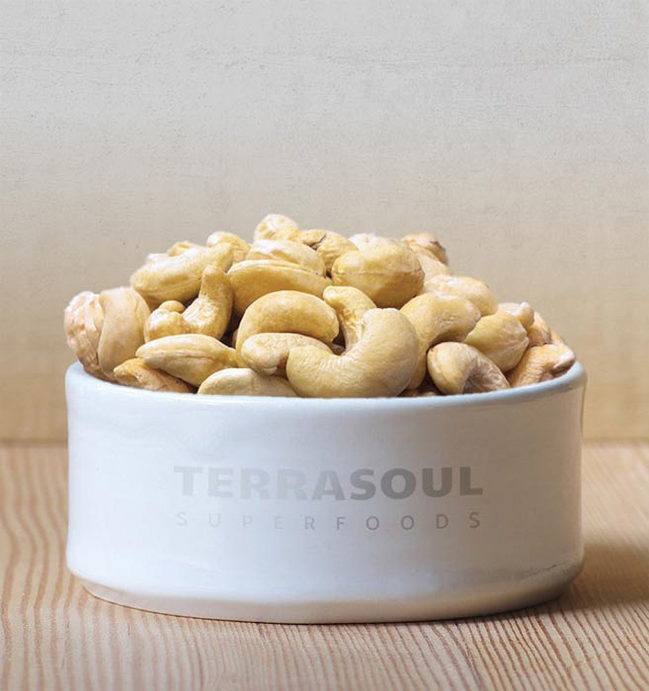 Terrasoul Superfoods Organic Raw Cashews - 16 Oz - Premium Quality for Snacking, Baking, and Culinary Creations