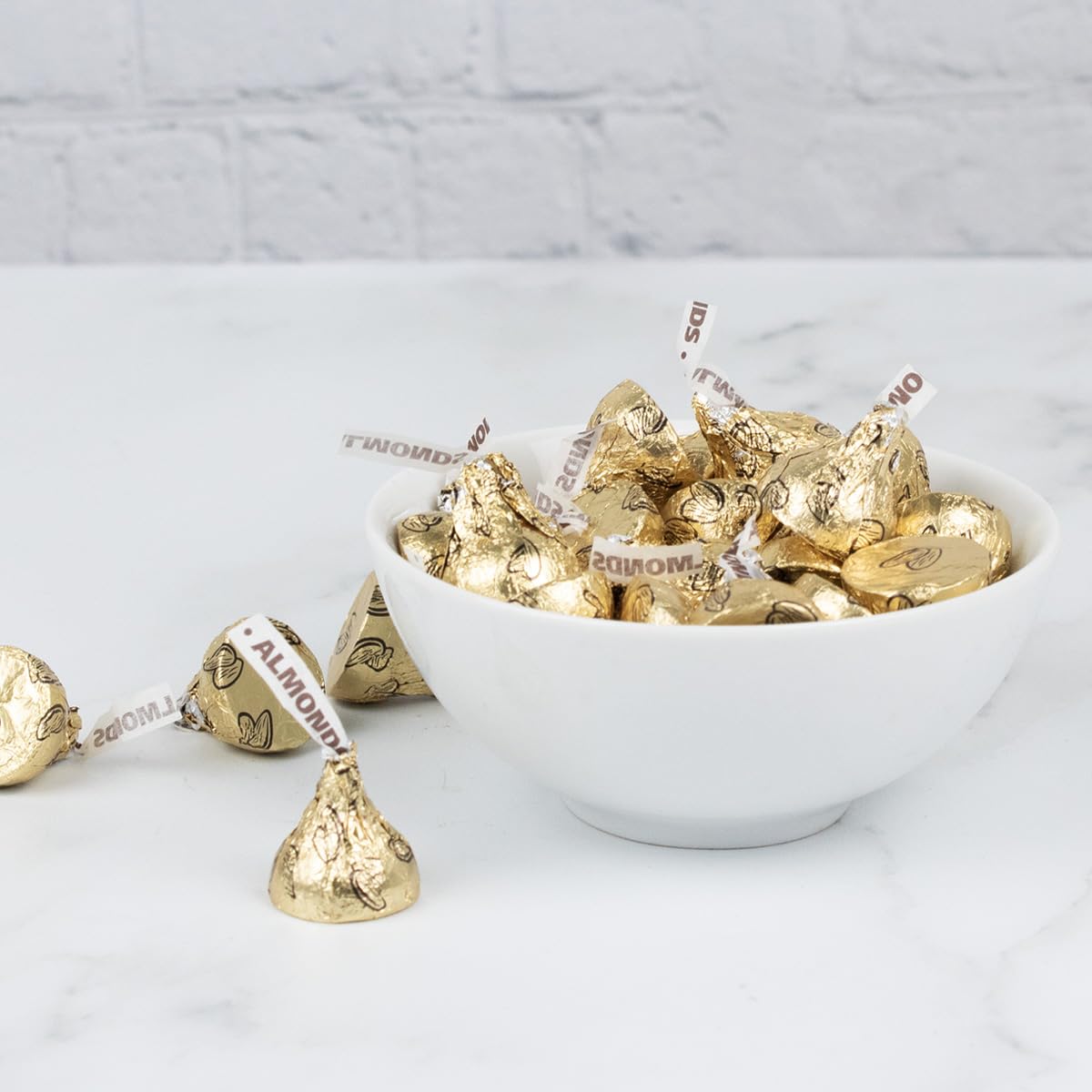 180 Pcs Gold Candy Milk Chocolate Kisses with Almonds (1.8 lbs)