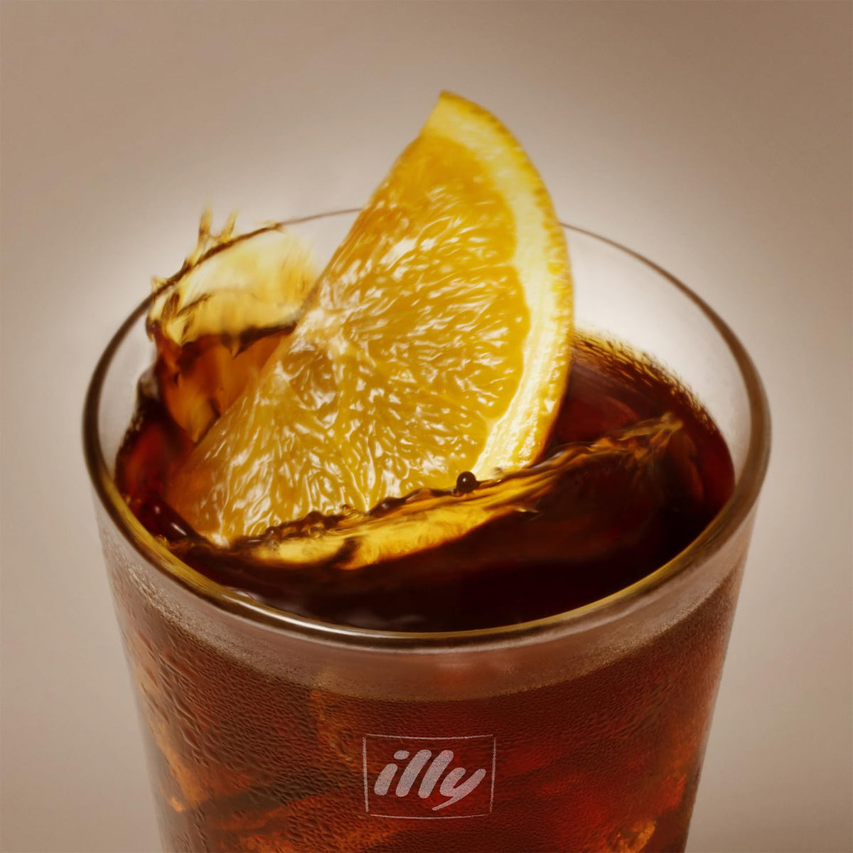 illy Ready To Drink Coffee - Cold Brew Cans - 100% Arabica Coffee - Smooth & Refreshing Taste - Convenient, Easy to Carry Coffee