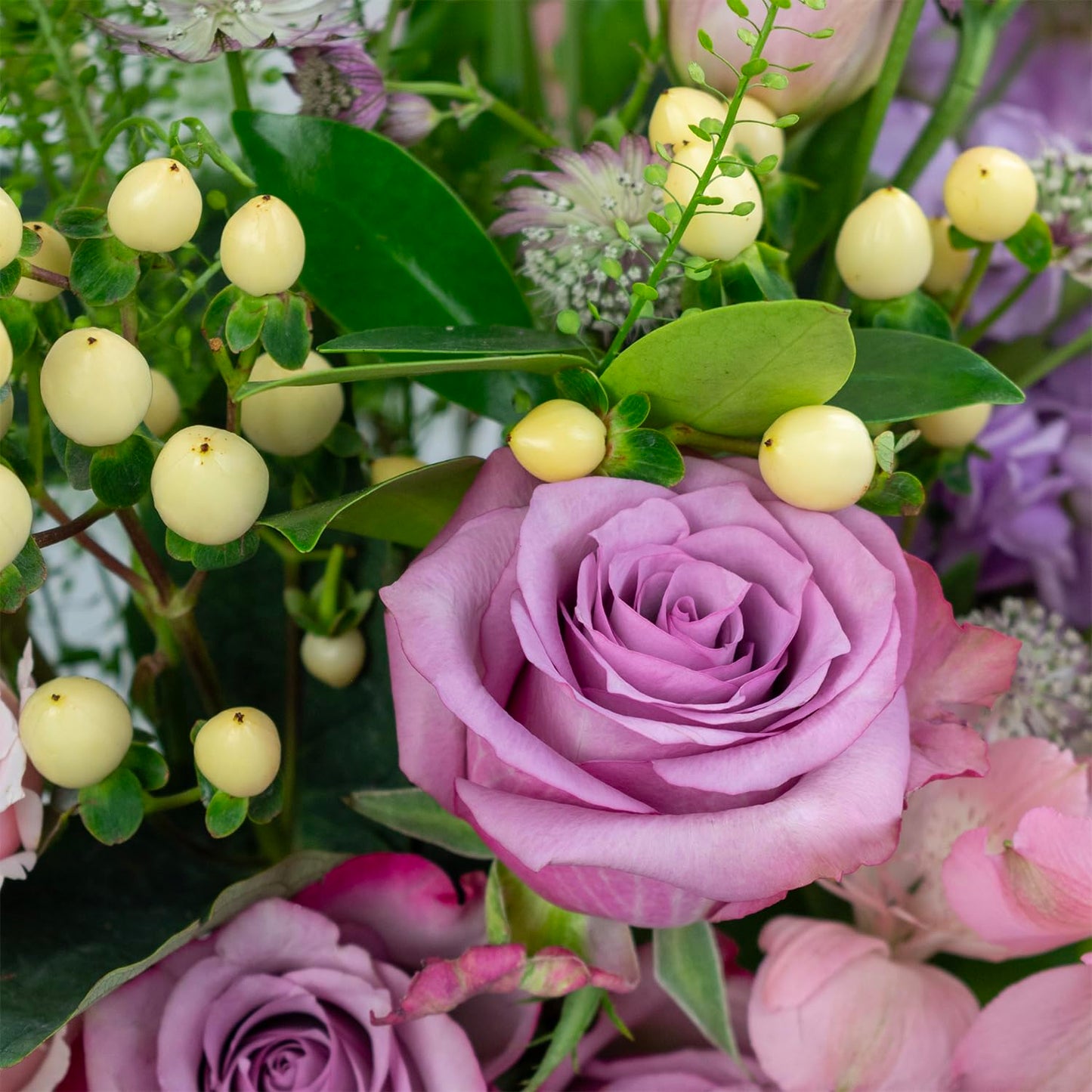 Kabloom Flowers- Cr Collection- 24 Stem Pink Rose And Lavender Mixed - Gift For Birthday, Sympathy, Anniversary, Get Well, Thank