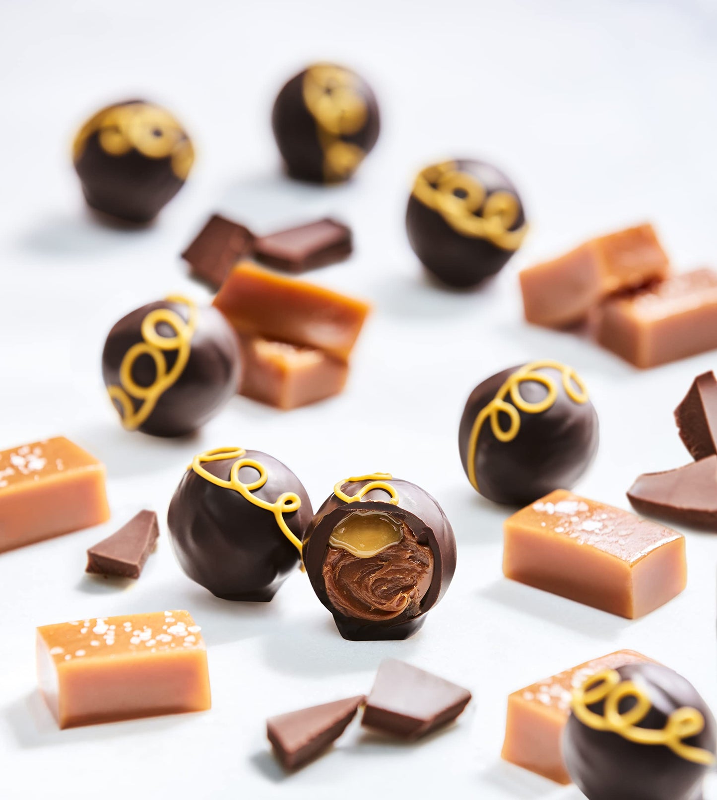 Godiva Chocolatier Assorted Chocolate Truffles Gift Box - 12 Piece Gourmet S  - Brown - Model ORTCI