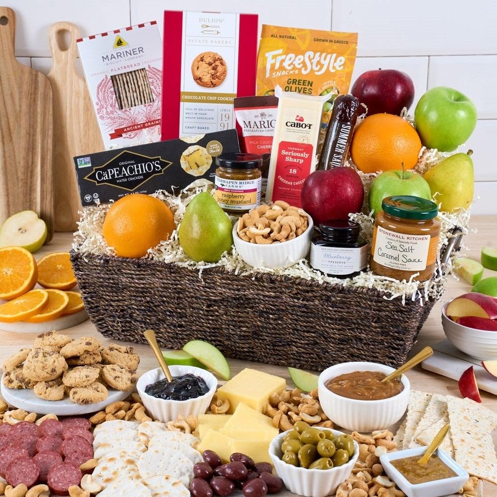 GourmetGiftBaskets.com Deluxe Fruit Basket - Prime Fruit Gift Baskets - Food Gift Prime - Birthday, Christmas, Sympathy, Men, Wo