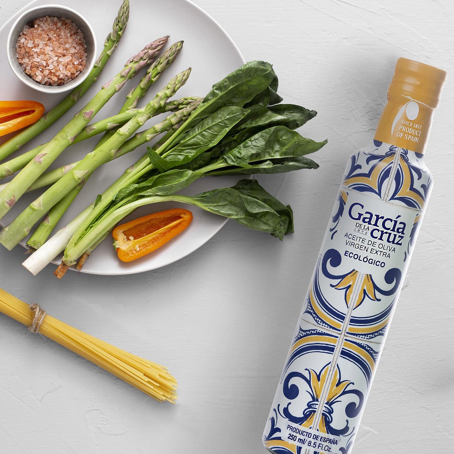 García DE LA Cruz Organic Extra Virgin Olive Oil, Almond and Tomato Tones, 250 ml Glass Bottle