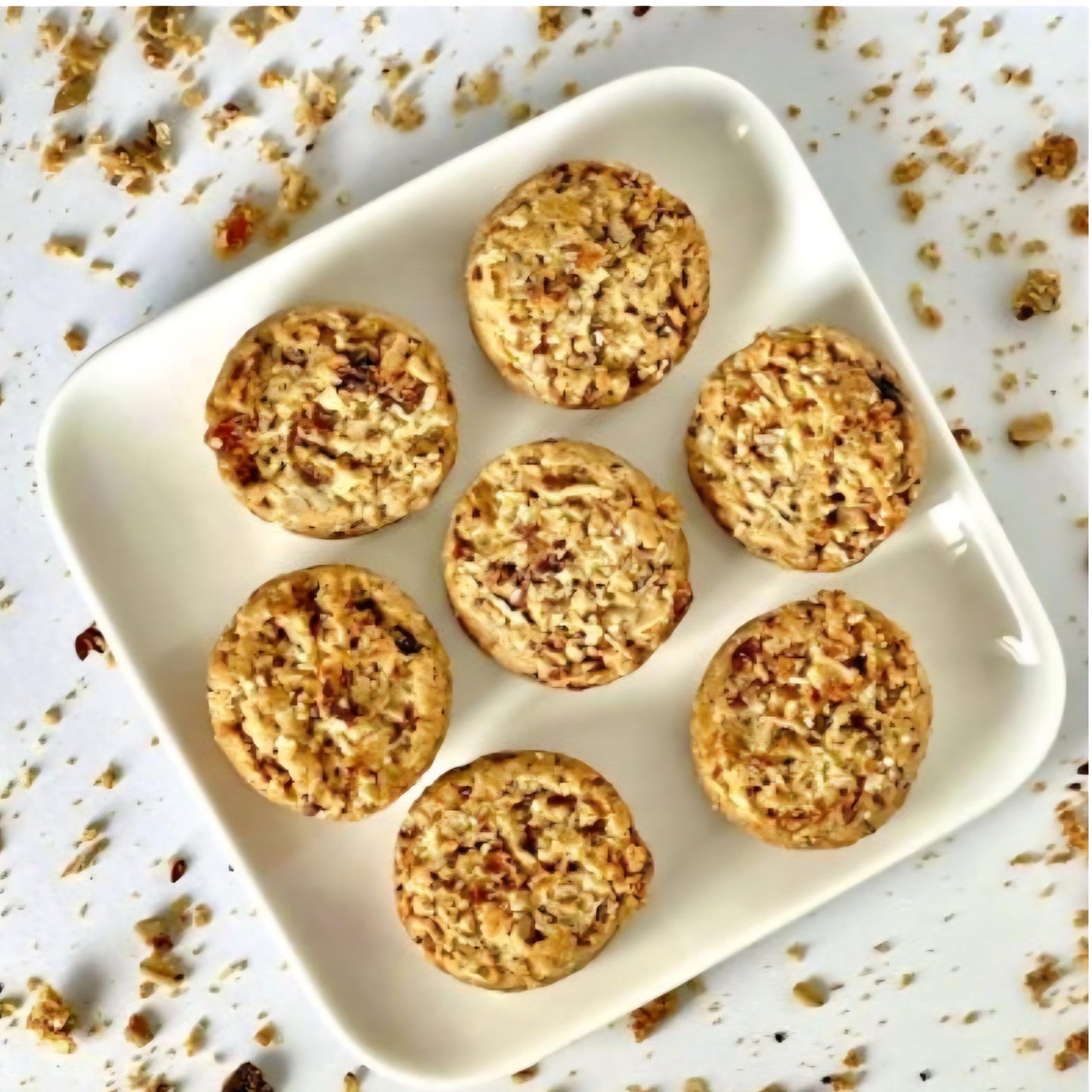 OATful Bites | Delicious Bites Made with Rolled Oats, Dried Apricots, Raisins, Flax Seeds, Sunflover Seeds and Honey | Good Sour