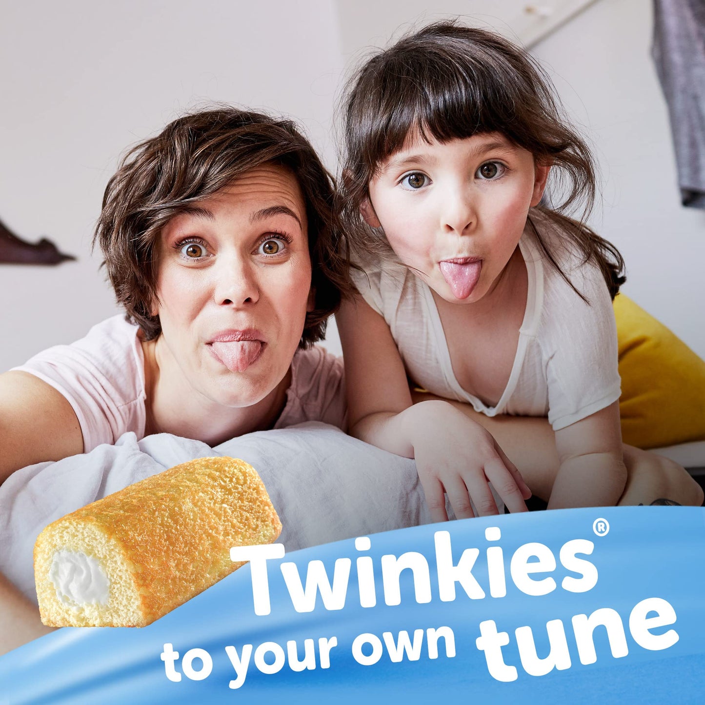 Hostess Twinkies Snack Cakes, Golden Sponge Cake with Crme Filling, 13.58 oz. Box,10 Count