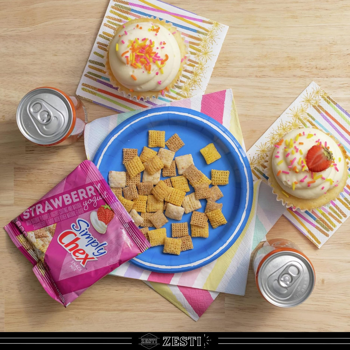 Strawberry Yogurt Crme Snack Mix, 1.03 oz (Pack of 8) with ZESTI Chip Clip - Sweet & Savory Whole Grain Cereal, Low-Fat, Individ