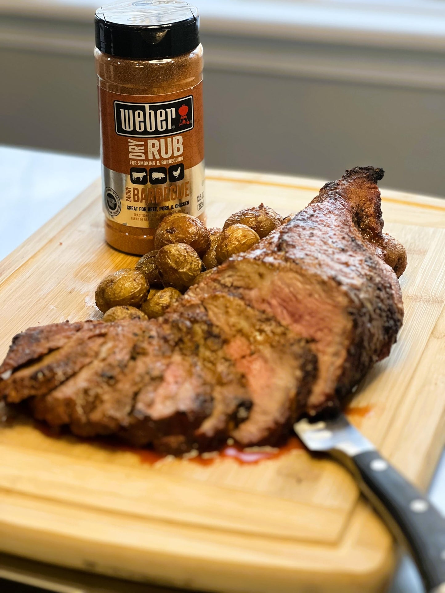 Weber Savory Barbecue Dry Rub, 13.5 Ounce Shaker - Perfect for Grilling and Smoking, Adds Flavor to Meats and Vegetables