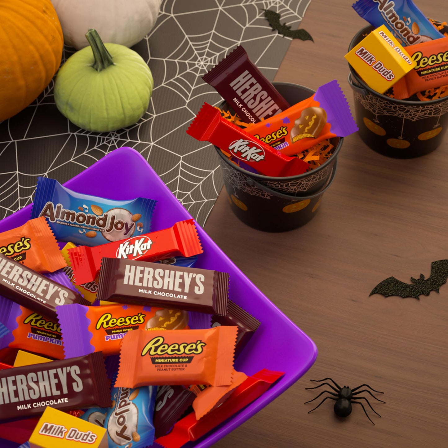 HERSHEYS Assorted Flavored  Halloween Candy Bulk Bag  41.13 oz (100 Pieces)