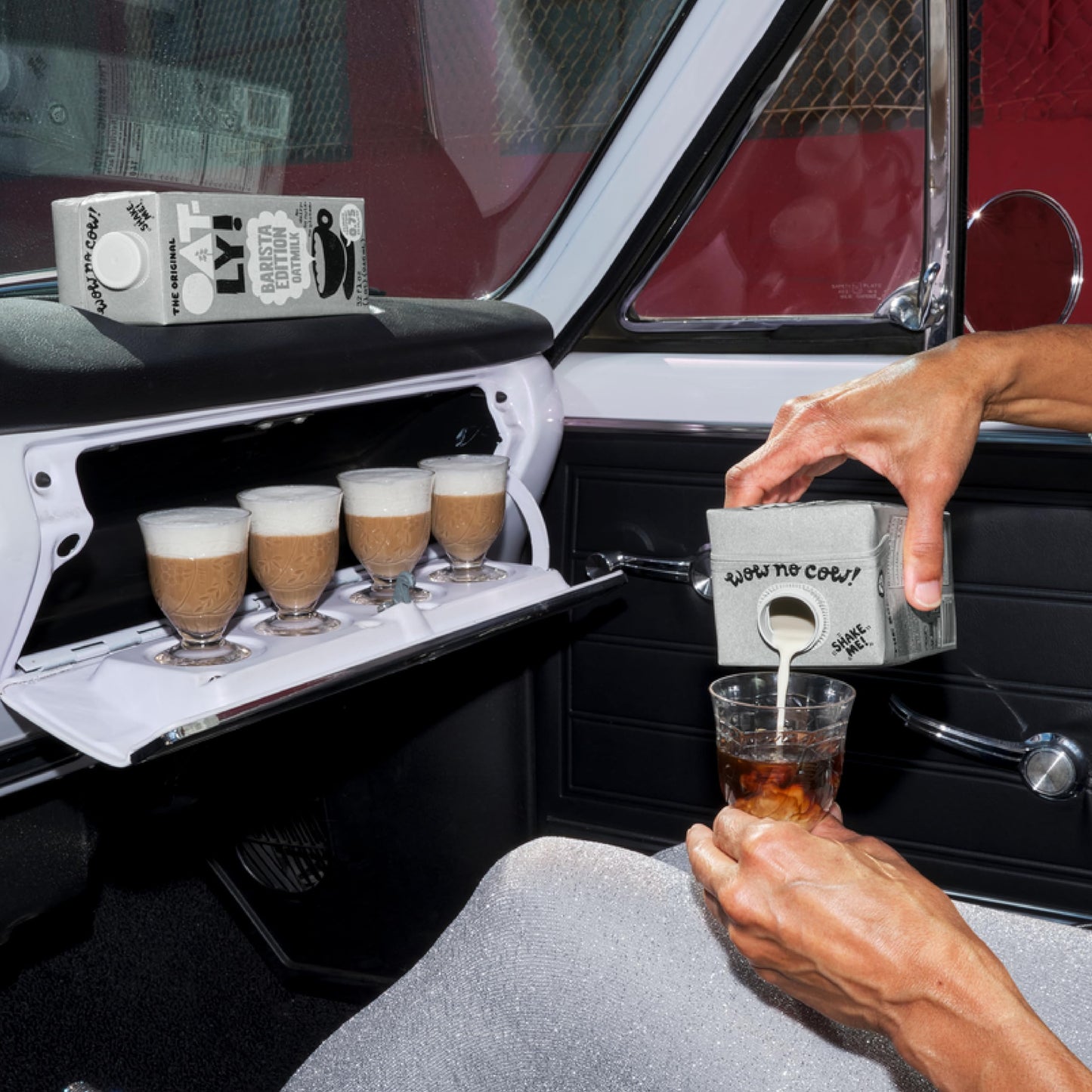 Oatly Barista Edition Oat Milk - Crafted for Coffee | Dairy-Free  Plant-Based  Shelf-Stable Milk that makes Perfect Foam (32 oz  6-pack)