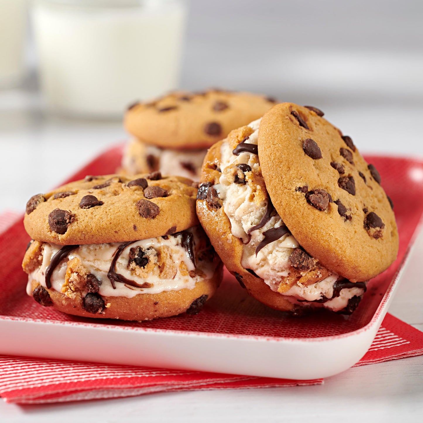 Chips Ahoy! Chewy Chocolate Chip Cookies, Party Size, 26 Oz