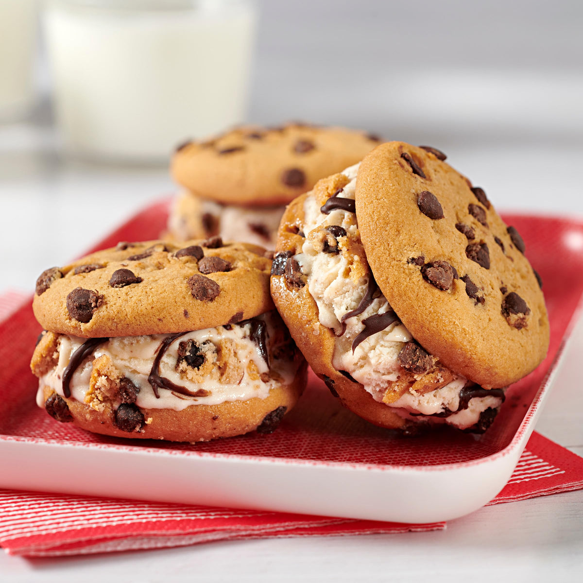 Chips Ahoy! Chewy Chocolate Chip Cookies, Family Size, 19.5 Oz