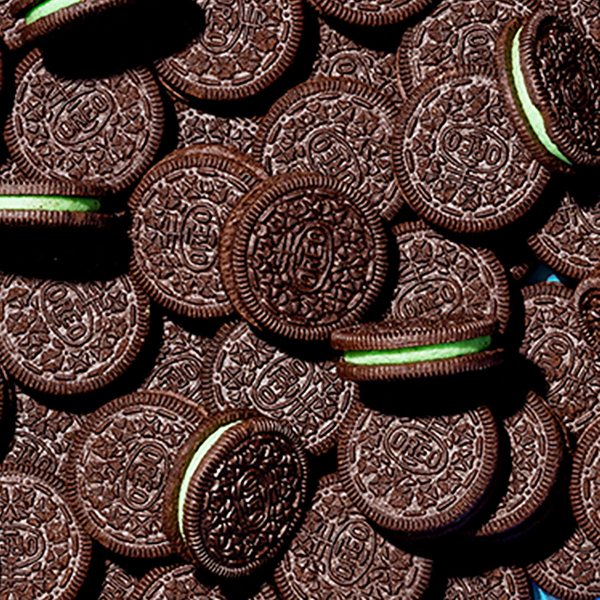 OREO Mint Creme Chocolate Sandwich Cookies, Party Size, 24.95 oz