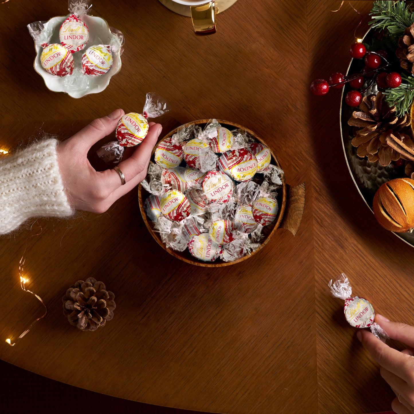 Lindt LINDOR White Chocolate Peppermint Truffles, White Chocolate Candy with Smooth Peppermint Truffle Center, 25.4 oz., 60 Coun