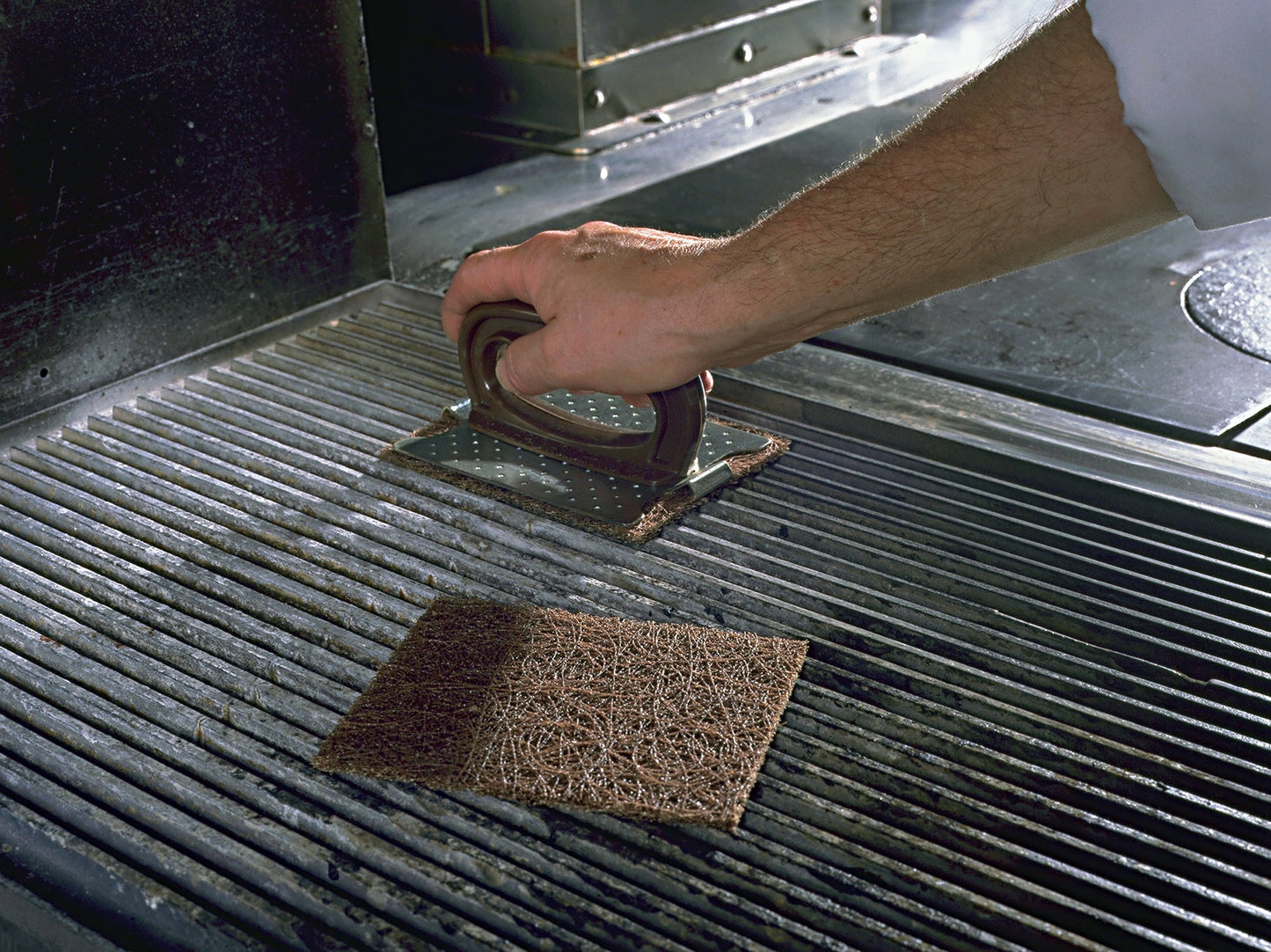 3M Scotch-Brite Heavy Duty Griddle Pad 82, 4.5 In X 5.5 In, 10/Box, 4 Box/Case