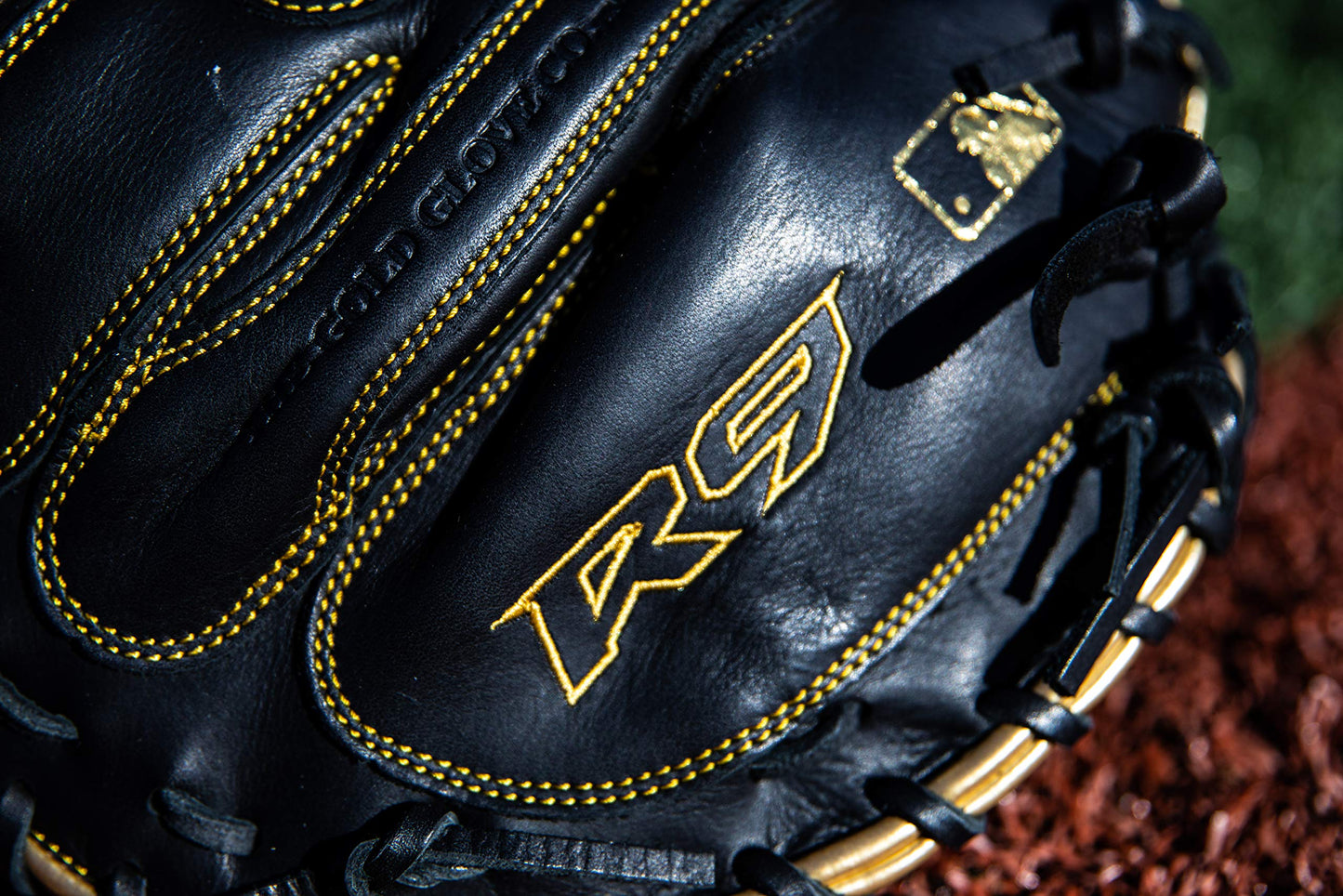 Rawlings  R9 Baseball Catchers Mitt  325 1-Piece Solid Web  Right Hand Throw
