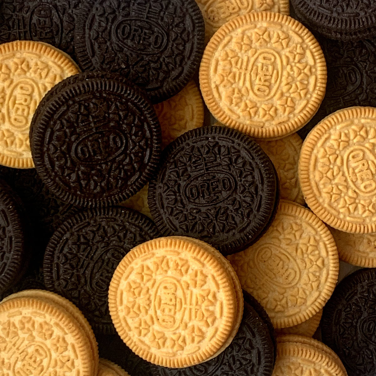 OREO Lemon Creme Sandwich Cookies, Family Size, 20 oz