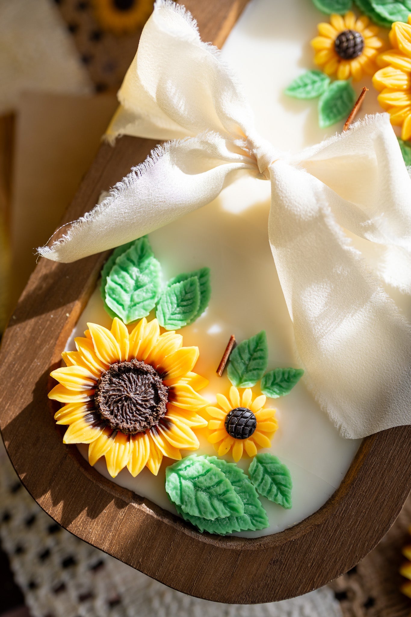 Wooden Sunflower Candle – Handcrafted Floral Soy Wax Candle – Rustic Home Decor Gift
