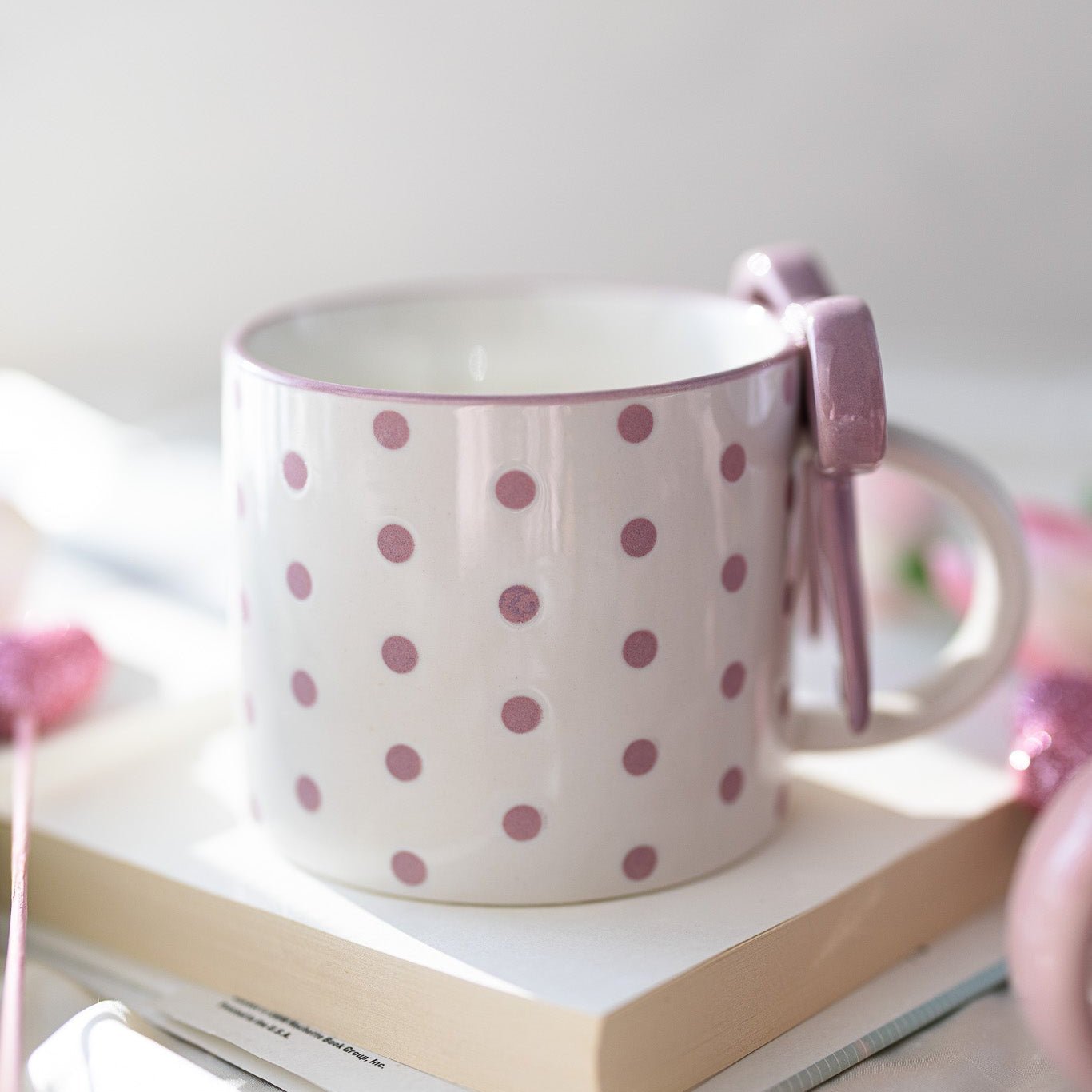 Bowknot Heart Ceramic Mug with Dots Pattern – Romantic Coffee & Tea Cup for Gifts