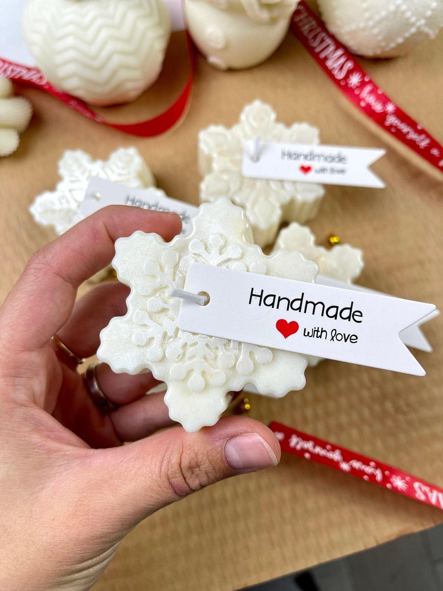 Snowflake Candle – Handmade Winter Holiday & Christmas Soy Candle for Home Decor & Gifts
