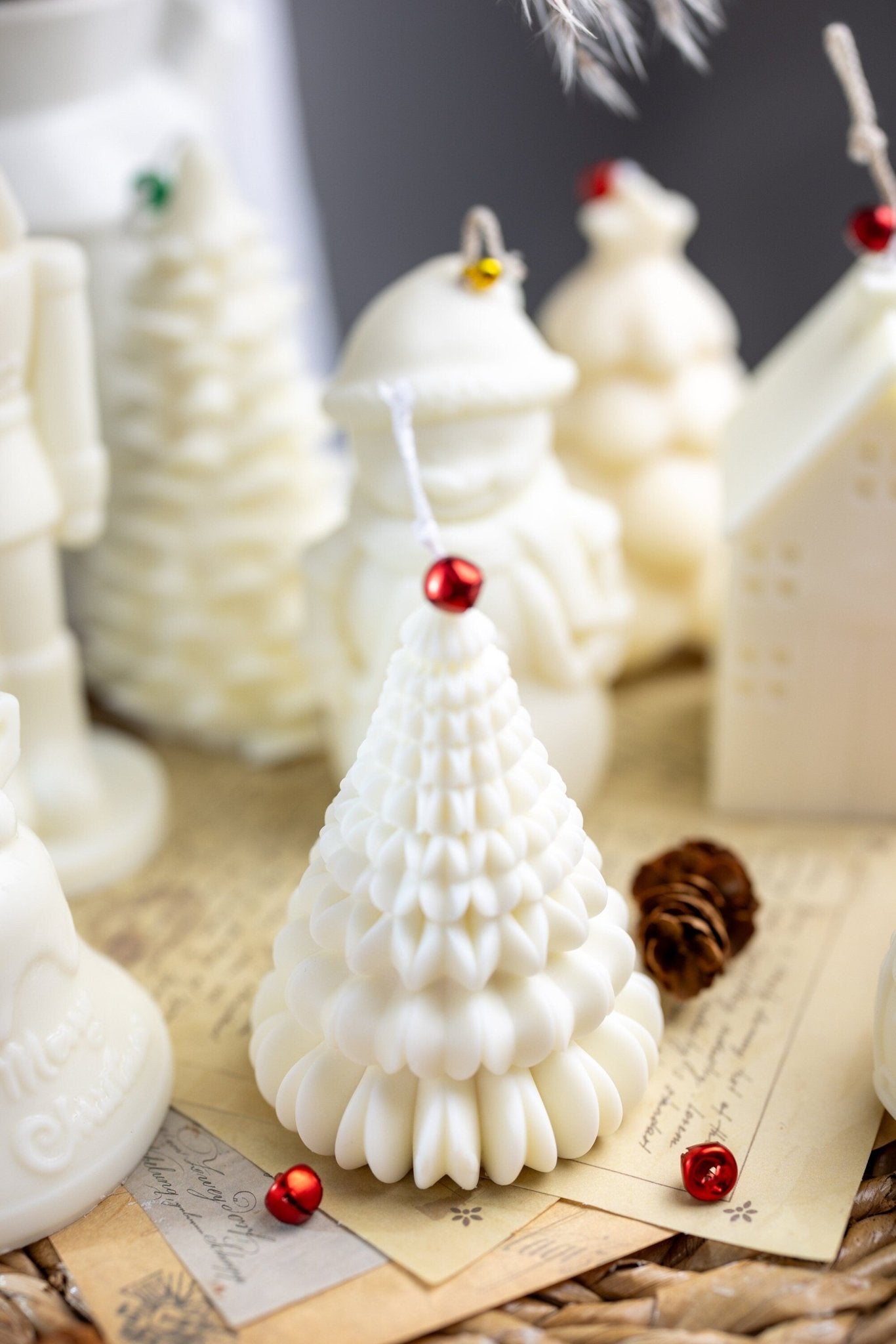 Festive Christmas Tree Candle – Handmade Decorative Soy Wax Candle for Holiday Home Decor & Gifts