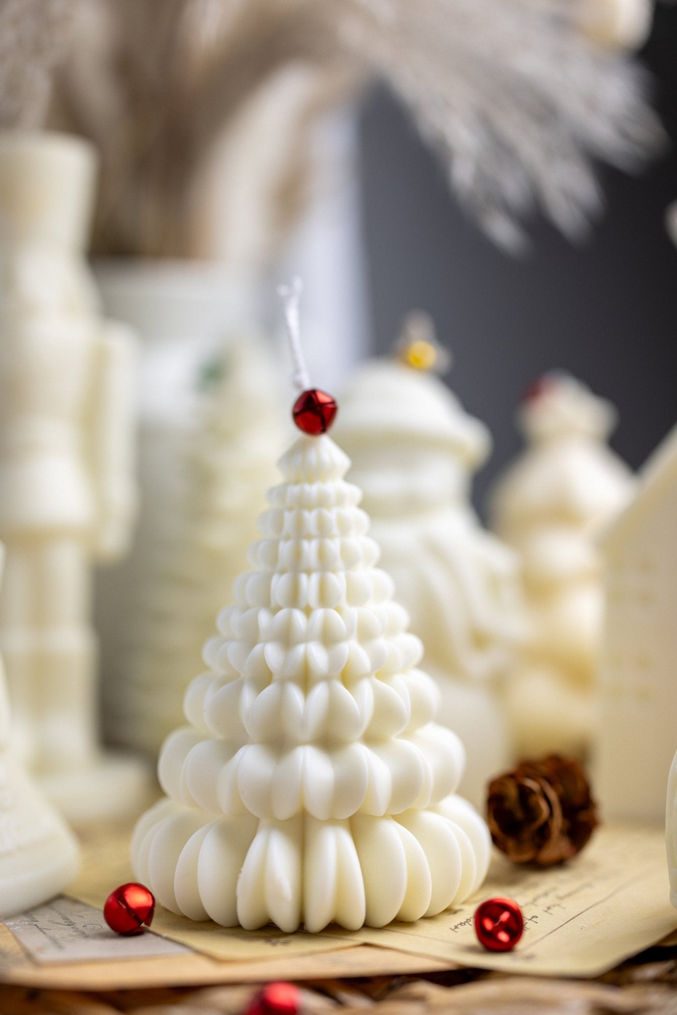 Festive Christmas Tree Candle – Handmade Decorative Soy Wax Candle for Holiday Home Decor & Gifts