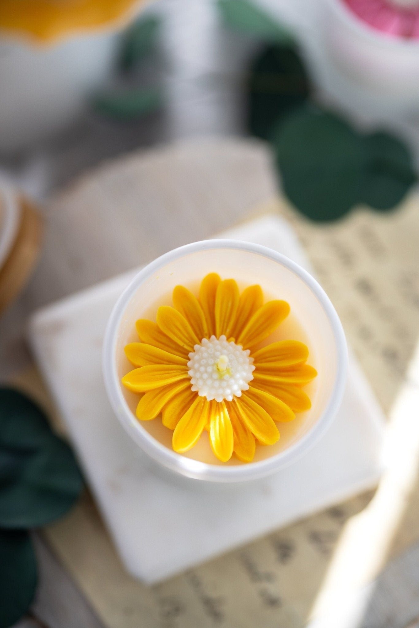 Daisy flower candle, Soy candle, flower candle favor,White Jars Candle