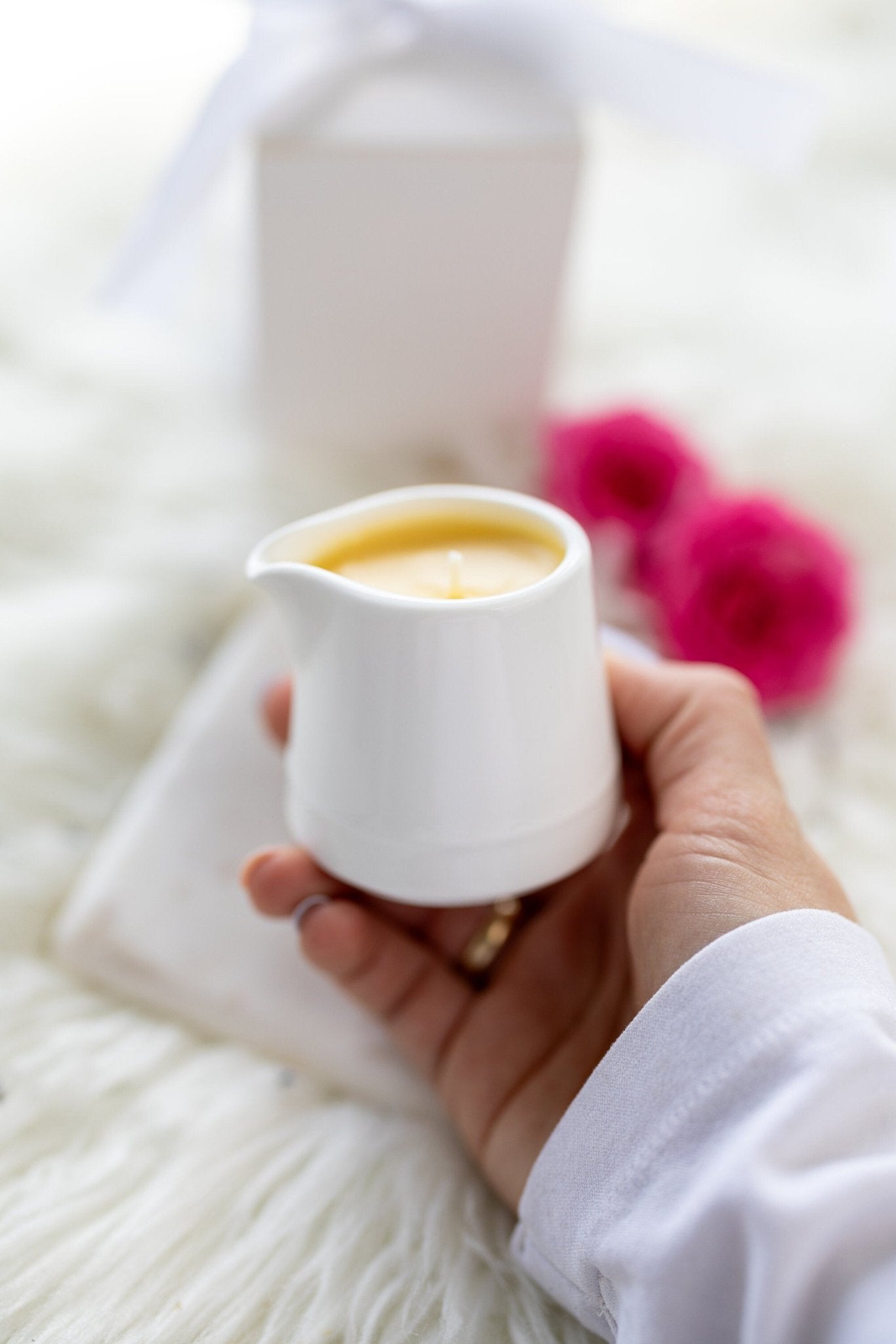 Organic Soy Wax Massage Candle with Essential Oils - Relaxation & Aromatherapy