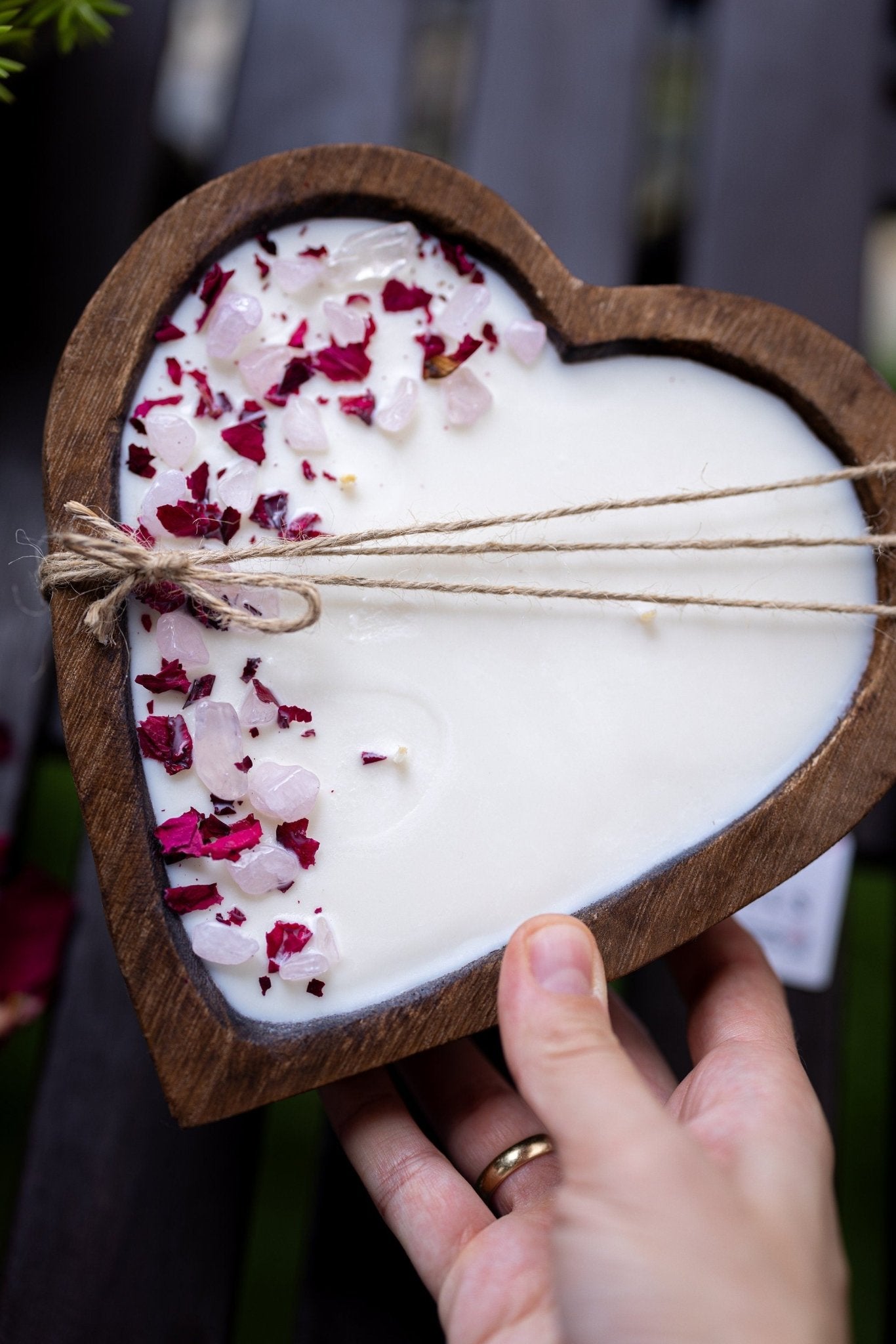 Heart-Shaped Wood Dough Bowl Candle – Crystals & Flowers – 3 Cotton Wick Soy Candle